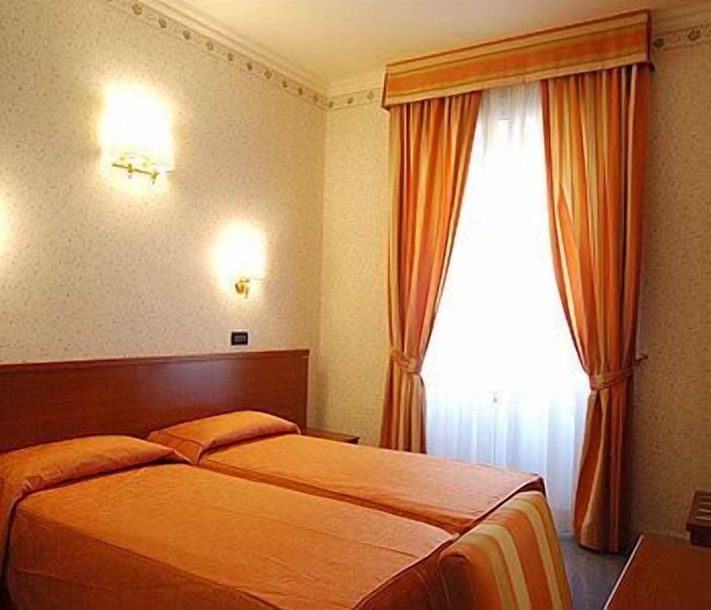 Hotel Dina Рим Экстерьер фото